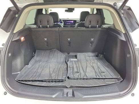 Used 2025 Buick Encore GX Avenir w/ Avenir Convenience Package FWD image 10