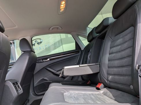Used 2015 Volkswagen Passat TDI SEL Premium FWD image 13