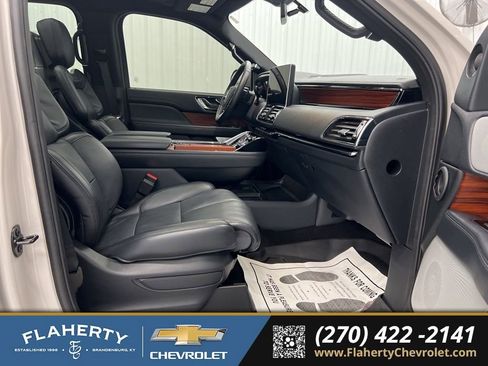 Used 2024 Lincoln Navigator L Reserve image 15