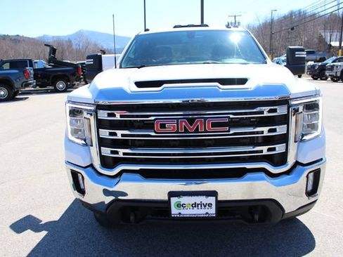 Used 2023 GMC Sierra 2500 SLE w/ SLE Value Package; AWD/4WD image 2