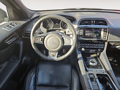 Used 2018 Jaguar F-PACE S AWD/4WD image 8