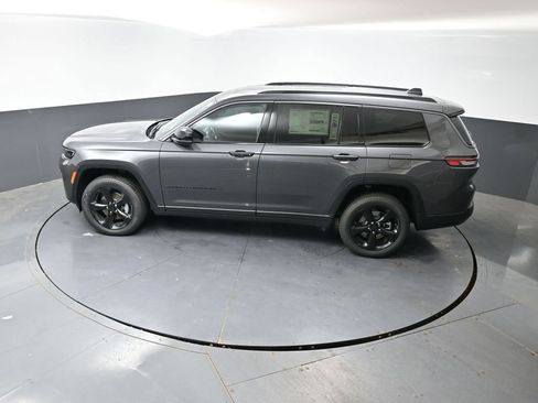 New 2026 Jeep Grand Cherokee L Limited w/ Limited Altitude Package AWD/4WD image 35