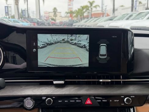 Used 2024 Kia Carnival EX FWD image 28