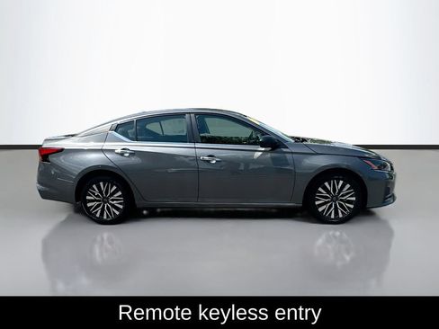 Certified 2025 Nissan Altima 2.5 SV FWD image 8