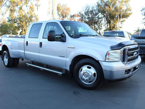 Used 2005 Ford F350 Lariat RWD image 7