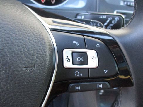 Used 2017 Volkswagen Golf Alltrack SE image 25