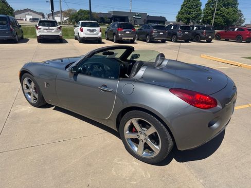 Used 2006 Pontiac Solstice Convertible w/ Premium Package RWD image 13