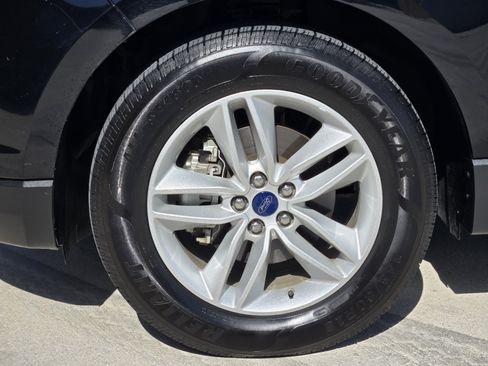 Used 2018 Ford Edge SEL FWD image 14