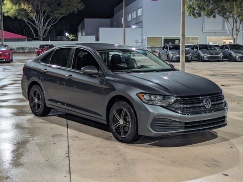 Used 2022 Volkswagen Jetta S image 3