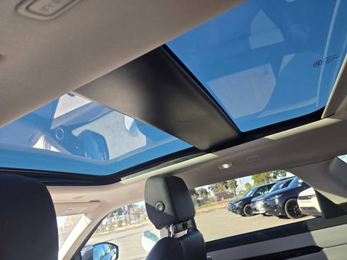 Certified 2025 Land Rover Range Rover Evoque Dynamic SE image 21