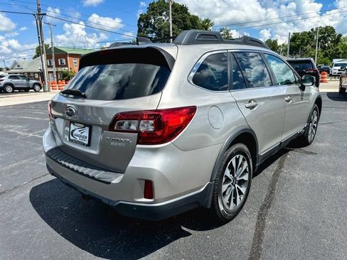 Used 2017 Subaru Outback 2.5i Limited AWD/4WD image 8