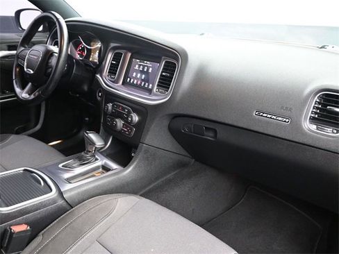 Used 2020 Dodge Charger SXT image 10