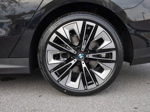 New 2026 BMW 530i xDrive w/ Premium Package image 6