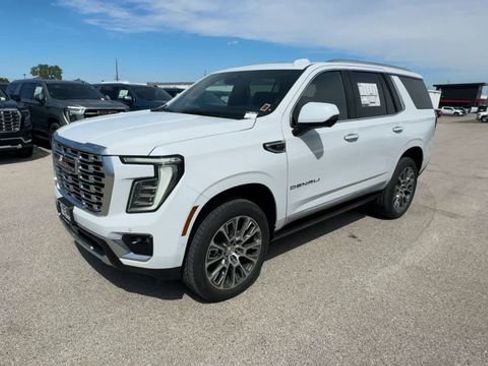 New 2026 GMC Yukon Denali w/ Denali Reserve Package AWD/4WD image 4