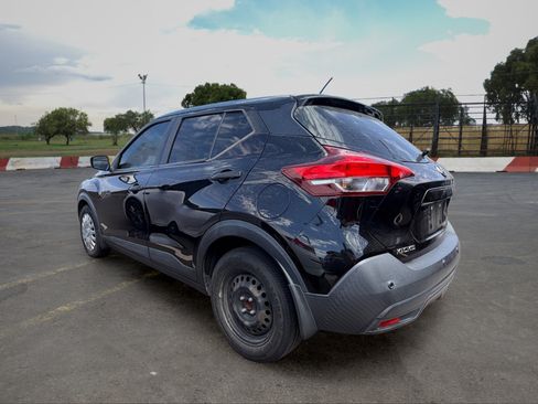 Used 2020 Nissan Kicks S FWD image 4