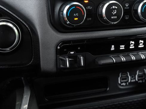 Used 2023 RAM 1500 Big Horn AWD/4WD image 36