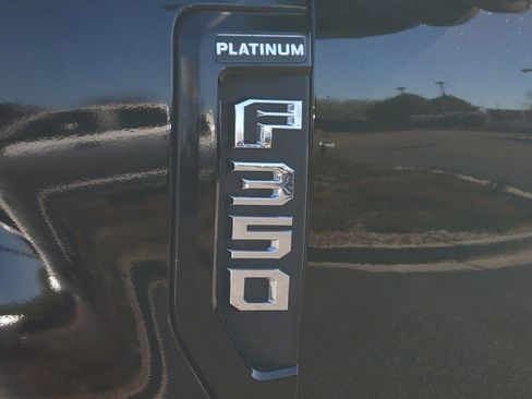 Used 2022 Ford F350 Platinum image 16