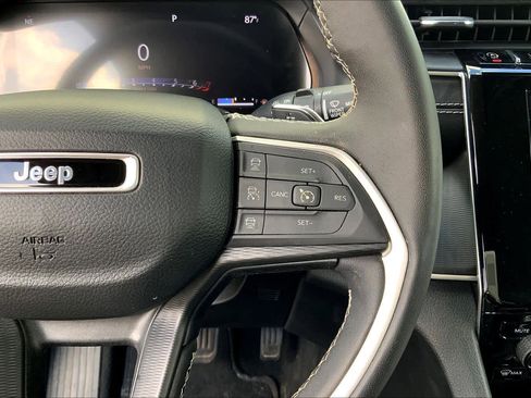 Used 2023 Jeep Grand Cherokee Laredo w/ Luxury Tech Group I image 24