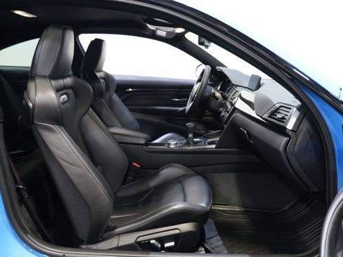 Used 2017 BMW M4 Coupe w/ Competition Package RWD image 30