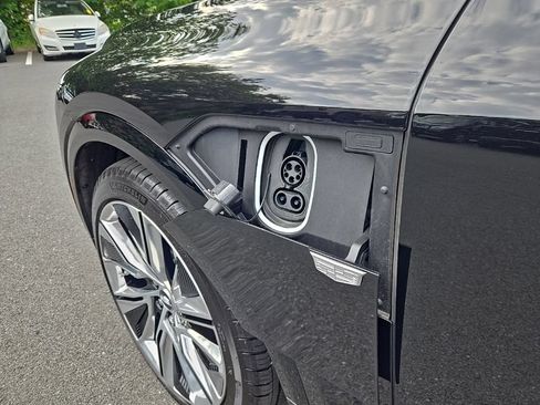 Used 2026 Cadillac Lyriq Signature Luxury w/ Nappa Leather Package AWD/4WD image 11
