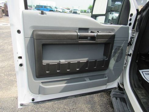 Used 2016 Ford F550 2WD Regular Cab Super Duty image 30