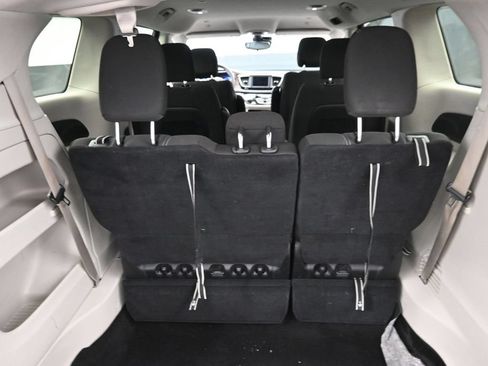 Used 2023 Chrysler Voyager LX FWD image 12