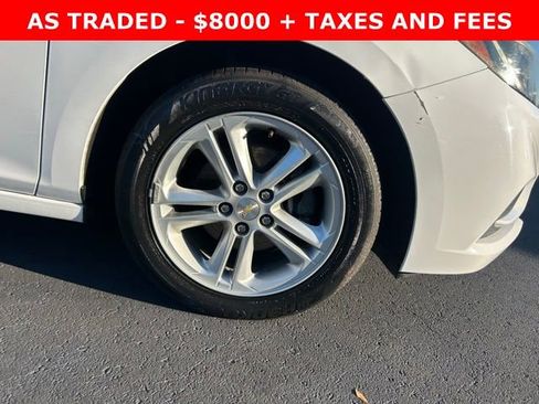 Used 2018 Chevrolet Cruze LT w/ Convenience Package image 8
