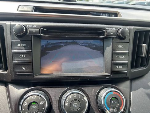 Used 2018 Toyota RAV4 LE w/ All Weather Liner Package AWD/4WD image 19