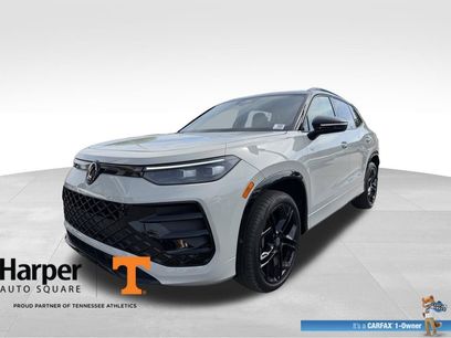 Used 2025 Volkswagen Tiguan SE R-Line