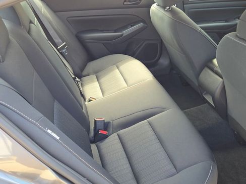 Used 2025 Nissan Altima 2.5 S FWD image 9