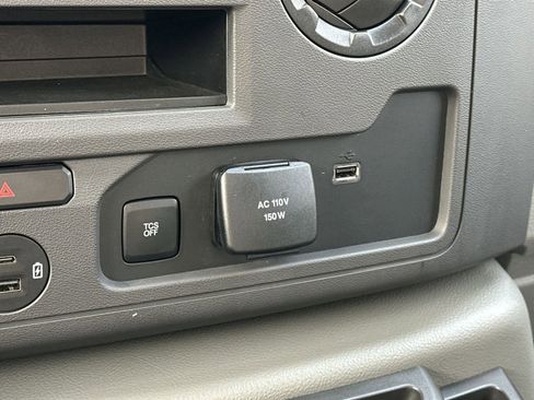 Used 2025 Ford E-350 and Econoline 350 Super Duty w/ Power Equipment Group image 25