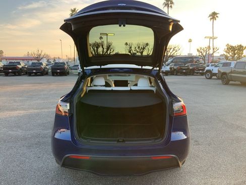 Used 2024 Tesla Model Y Long Range image 7