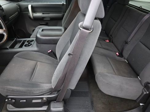 Used 2007 Chevrolet Silverado 1500 LT w/ 2LT Audio Package AWD/4WD image 17