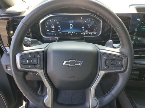 Used 2024 Chevrolet Silverado 1500 ZR2 image 18