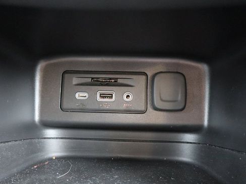 Used 2023 Chevrolet Equinox RS w/ RS Leather Package image 9