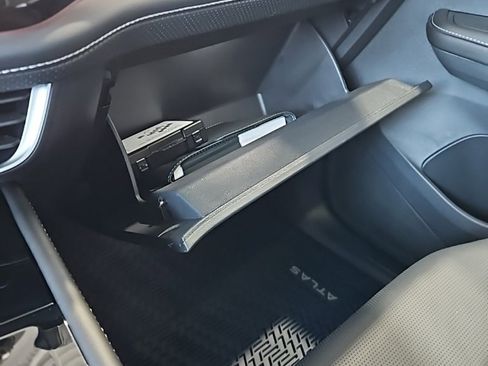 New 2026 Volkswagen Atlas SEL Premium R-Line image 31