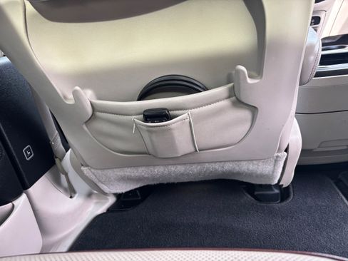 Used 2017 Chrysler Pacifica Limited w/ UConnect Theater Package image 13