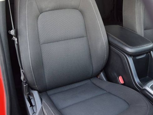 Used 2020 Chevrolet Colorado LT RWD image 48