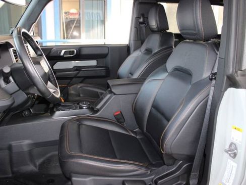 Used 2024 Ford Bronco Badlands w/ Sasquatch Package AWD/4WD image 20