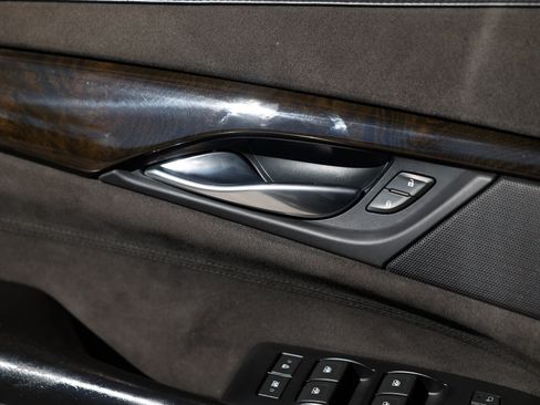 Used 2017 Cadillac Escalade ESV Platinum image 48