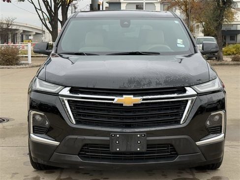 Used 2023 Chevrolet Traverse LS image 7