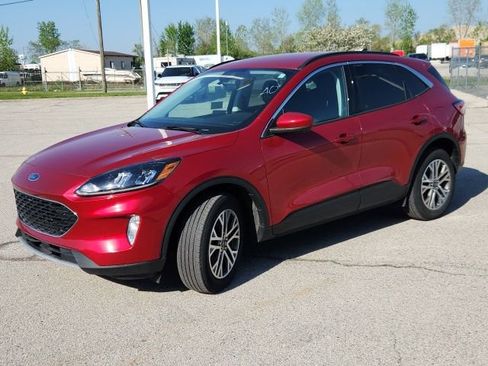 Used 2022 Ford Escape SEL w/ Technology Package AWD/4WD image 2