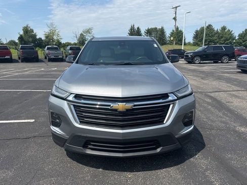 Used 2023 Chevrolet Traverse LS image 8