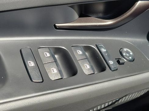 New 2026 Hyundai Elantra SEL Sport FWD image 17