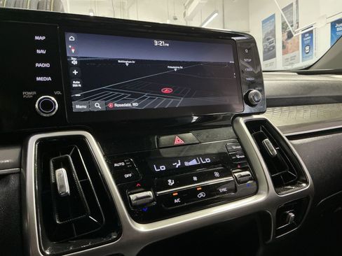 Used 2022 Kia Sorento S FWD image 21