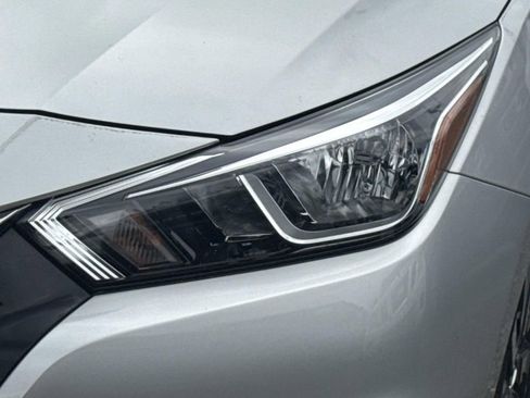 Used 2021 Nissan Versa SV image 10