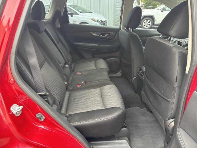 Used 2017 Nissan Rogue S FWD image 11