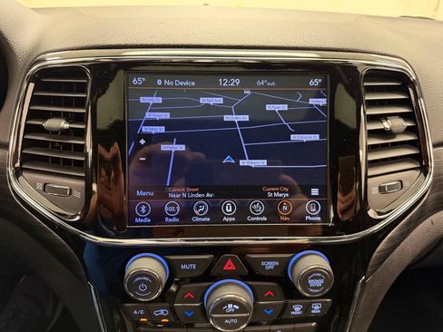 Used 2019 Jeep Grand Cherokee Altitude AWD/4WD image 27