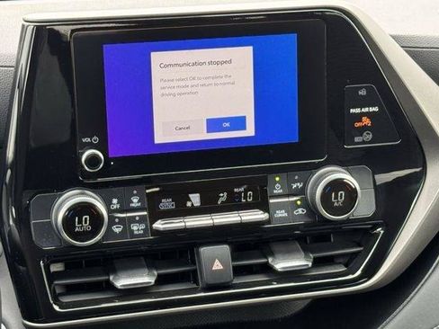Certified 2024 Toyota Highlander LE FWD image 15