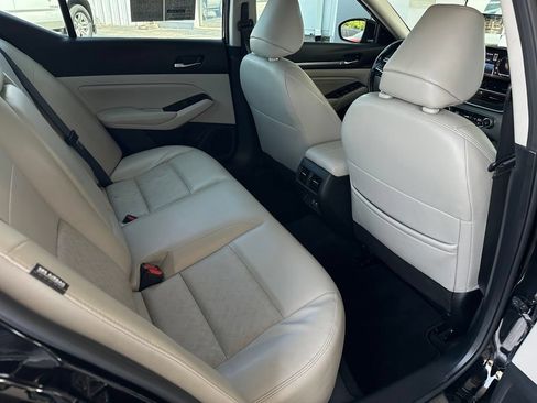 Used 2023 Nissan Altima 2.5 SL FWD image 18
